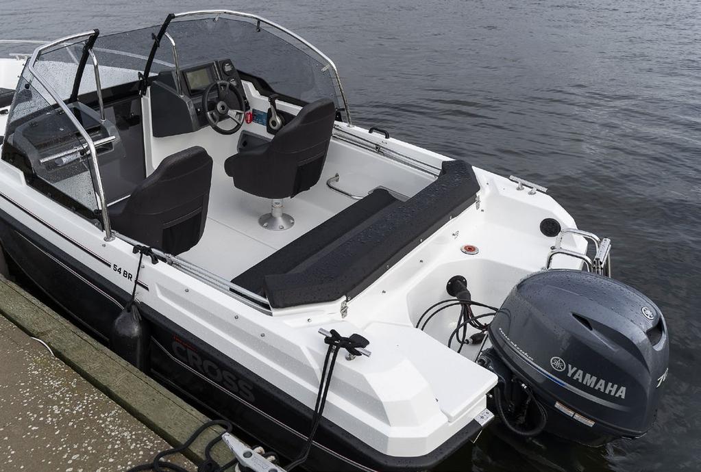 54 BOW RIDER 5,28 m 2,09 m 6 450 kg 0,40 m 210 Cross 54 BR + Yamaha F60 FETL 295 000 kr KAMPANJ: Akterkapell + Garmin 922xs 0 kr (Norm.