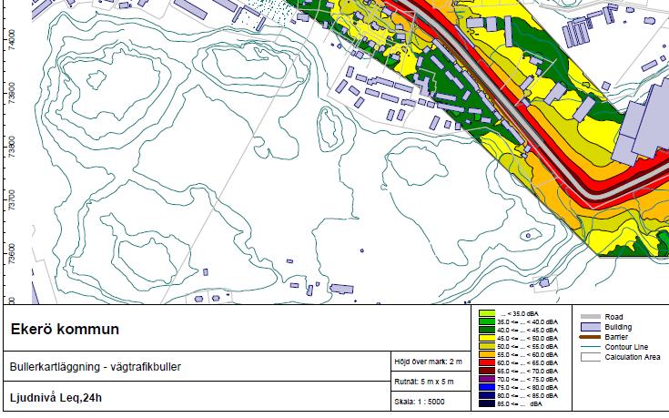 Cowi har tidigare gjort en bullerkartering för delar av Ekerö kommun, 2012. Den visar att radhusbebyggelsen, på andra sidan Bryggavägen har ekvivalenta ljudnivåer om 58-62 db(a).