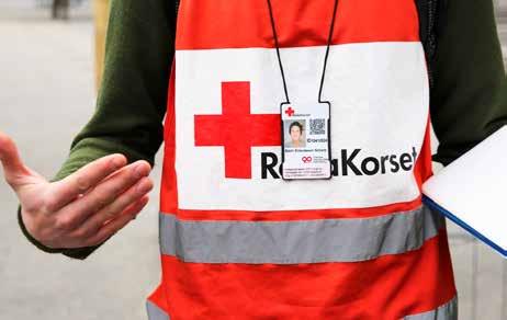 Insamlade medel står för cirka hälften av Svenska Röda Korsets verksamhetsintäkter. Den största delen utgörs av regelbundna gåvor från privatpersoner.