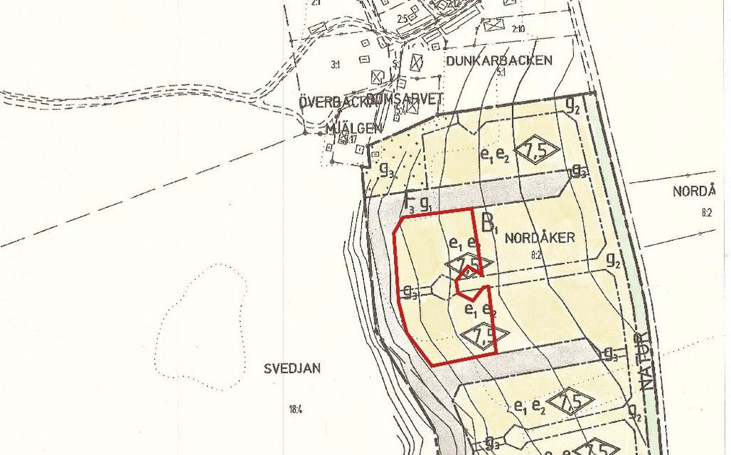 4 (10) huvudbyggnad med högst två lägenheter per tomt är tillåten. Genomförandetiden har gått ut. Detaljplanen från 2007, det nya planområdet i rött.