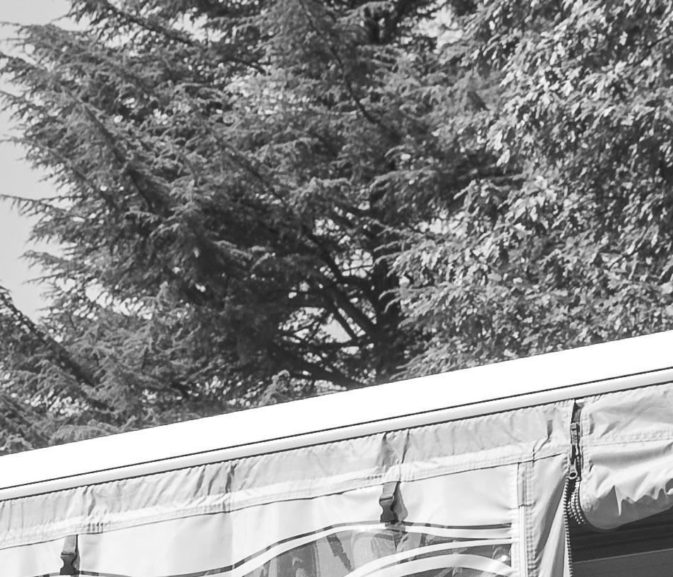Awning enclosure Installation and usage instructions Markisenvorzelt Montage-und