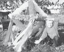 Kom med på Folkhälsans byavandring i Granboda söndagen den 19 maj. Vi träffas vid Pellas kl 12, guidad vandring för hela familjen ca 1,5-2h. Vill du lära dig binda midsommarkronor?