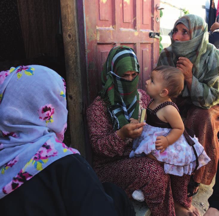 Gazakrigets flyktingar fortfarande hemlösa Vi upplever Nakban varje dag Foton: Anna Wester Ett sjuttiotal vita, skeva plåtlådor står uppställda på ett sandigt fält i sydöstra Gaza.