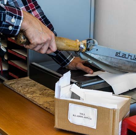 Beställ rätt mängd mat Inför rutiner för att minimera kommunikation på papper. Undvik skriftliga utskick till vårdnadshavare, personal och elever.