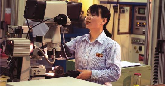 På den nordamerikanska marknaden är en inhemsk tillverkare huvudkonkurrent. I Asien är Sandvik Coromant det mest väletablerade icke-japanska företaget med tillverkning i Indien, Kina, Korea och Japan.