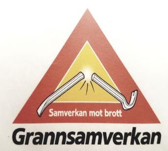 Kan ni inte få ner dom så ta isär och stoppa i kärlet. Om ni vill att någon annan ska ta hand om gamla möbler så sätt upp lappar.