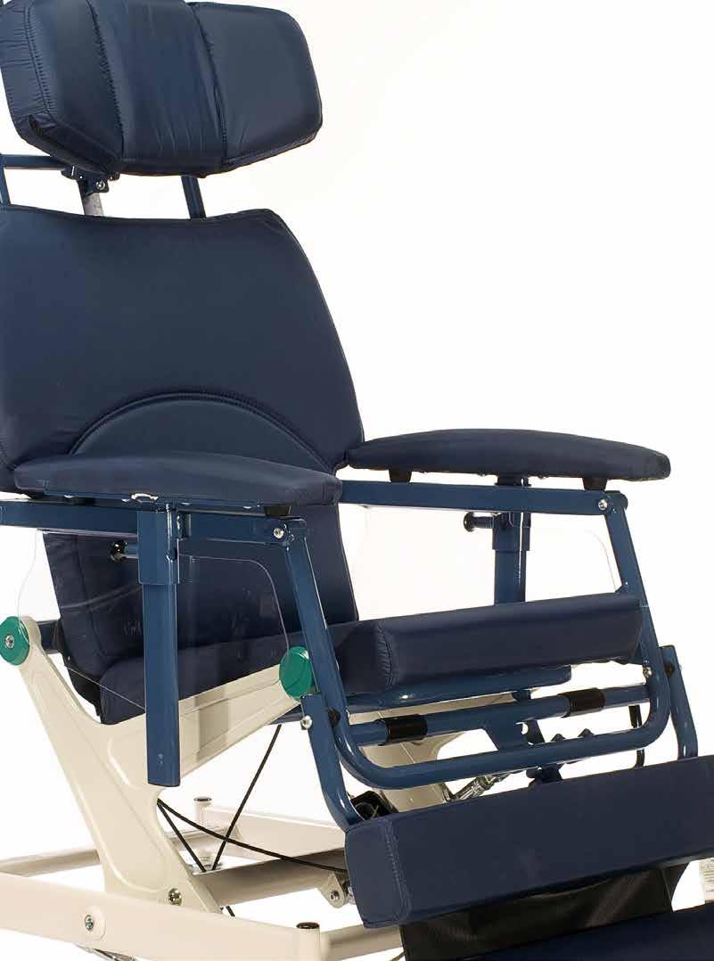 Våra transportstolar erbjuder en mängd funktioner i en enda produkt. Transportstolarna kan användas som brits, transportstol och stol med justerbar sittställning.