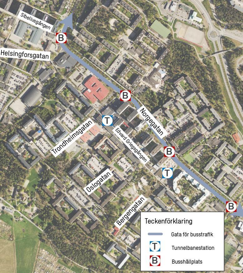 ej trafikerar gatan under helg. Det innebär sammantaget ca 36 avgångar under högtrafik i båda riktningarna.