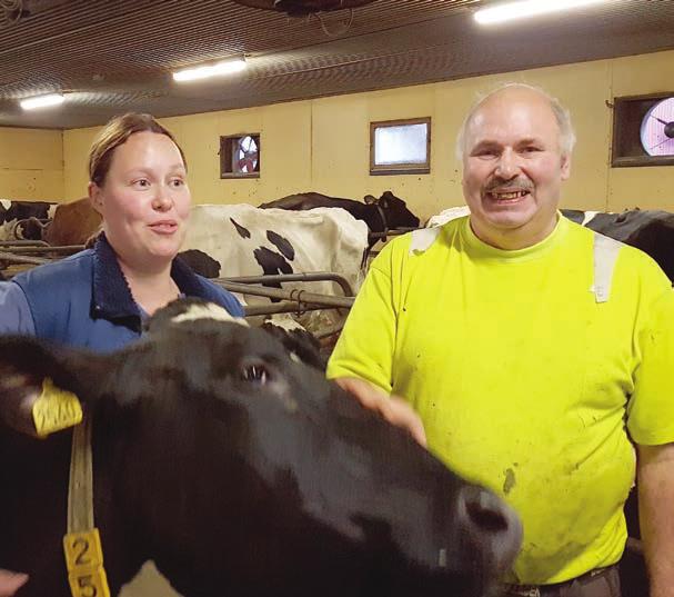 het... NAMN: PER WENNERHOLM GÅRDSNAMN: GLINDRANS GÅRD, BJÖRKVIK BESÄTTNINGSSTORLEK: 240 MJÖLKKOR MJÖLKAR TRE GÅNGER/DAG I MJÖLKGROP, 2X10 FISKBENSSTALL.