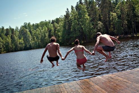 Brandstation: Mårtensbyvägen 3, 01670 Vanda Ordförande Teemu Laukkanen.050 5626 963 Vice kårchef: Harry Winqvist 0400 450 850 Folkhälsan Folkhälsan i Västra Helsinge r.f. Ordförande Johanna Laine vastrahelsinge@folkhalsan.