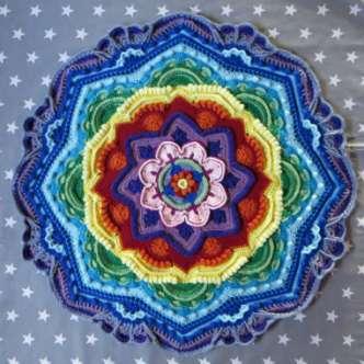 Mandala Madness Copyright: Helen Shrimpton, 2015. All rights reserved. By: Helen at www.crystalsandcrochet.