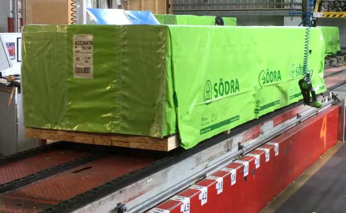 Södra investerar i CLT produktion i Värö Södra meddelade 25 april 2019 att koncernen investerar i en anläggning för korslimmat trä (CLT).