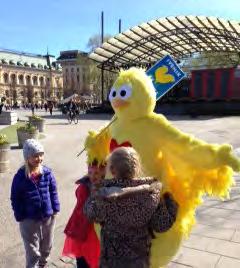 Gula Pippin ute i världen Förutom reklamfilmerna tog Gula Pippin det riktiga klivet ut i världen genom att besöka flera platser runt om i landet under året.