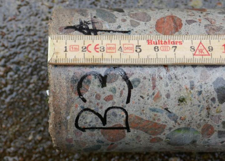 Ingen bom upptäcktes på skibordets övre delar. Sprutbetongens tjocklek bedömdes i medeltal vara 10 mm (Figur 13).