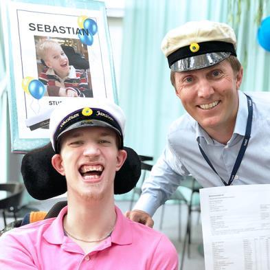 6 AFFÄRSOMRÅDEN Affärsområde Tobii Dynavox Tobii Dynavox är världens ledande leverantör av hjälpmedel för personer med nedsatt kommunikationsförmåga orsakad av exempelvis CP, ALS, ryggmärgsskada,