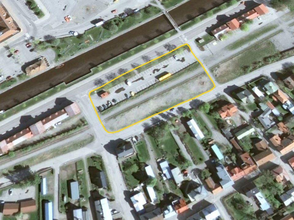 1 Objekt WSP Sverige AB har på uppdrag av Söderhamns kommun utfört en geoteknisk undersökning för ett område vid Södrahamnsgatan 24 i centrala Söderhamn. Undersökningsområdet visas i figur 1.