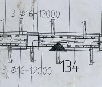 a) b) Figur 3.32- Vanliga armeringstyper som används vid kopplingar mellan bjälklag och balk/vägg. a) B-järn.