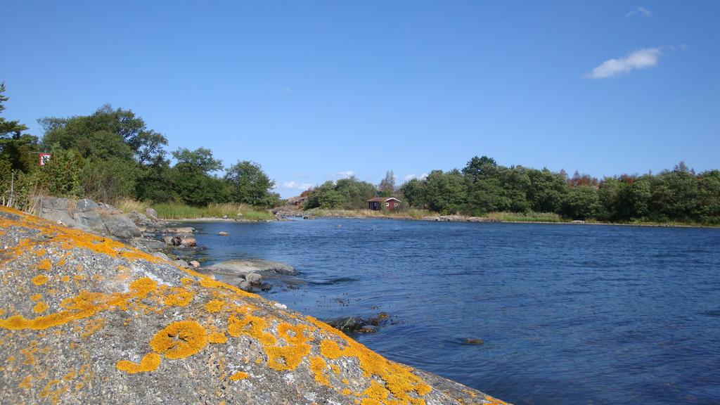 10. Kopparholmarna Beläget utanför Arkösund, 55 km från Norrköping centrum. 10 min båtfärd från Arkösund. Läs mer på naturkartan.se/ norrkoping.