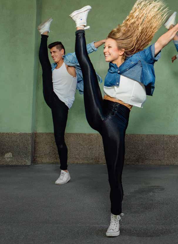 Jazz Här har vi samlat alla kurser inom jazz, commercial jazz, jazz fusion, modern jazz, lyrical jazz, jazzteknik, jumps & turns, heels class och stepp.