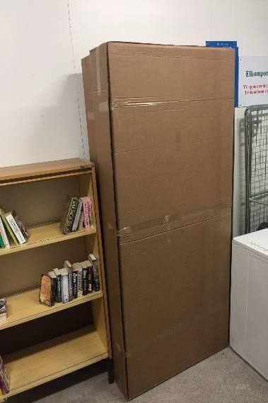 Grovsoprummet Så här såg det ut i grovsoprummet 23/8. Man kan INTE ställa in föremål som inte går ner i kärlen eller är alldeles för långa och förvänta sej att någon annan ska åtgärda.