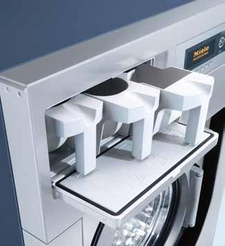 Rätt dosering Manuell dosering På Mieles mopptvättmaskiner är tvättmedelsfacket alltid placerat på fronten (istället för ovanpå maskinen) för optimal ergonomi.