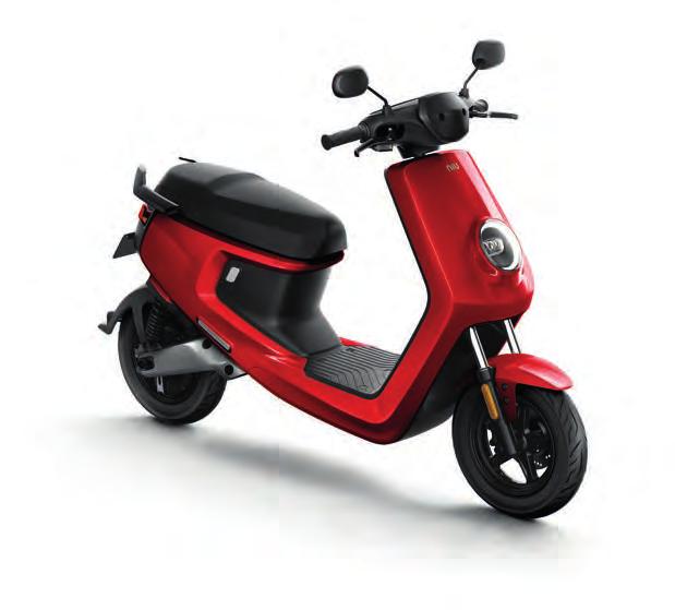 NIU M+ Sport En scooter att lita på - nu med ännu bättre körkomfort och plats för två. M+ är en vidareutveckling av den populära modellen M1.