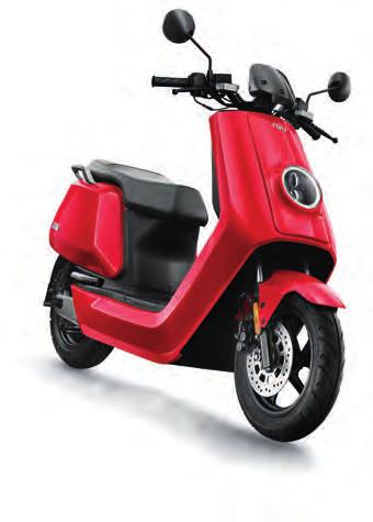 NIU N Sport Elscooter N1S från Niu är en moped med kraftig elmotor och ett kraftigt, men litet och lätt batteri som ger upp till 8 mil räckvidd.