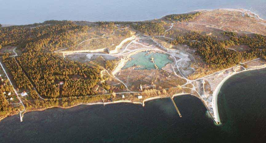 Litorinahavet Udden Österklint Savannen Litorinahavet 8 st tomter Förvaltarvillan Hinderbanan Kalkbrottet Stranden Hamnen Byggnation och mark generellt Flygfoto över Bungenäs.