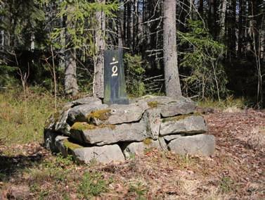 Marken odlades upp på 1800-talet och jordbruksskötsel bedrevs här ända fram till 1966 när det köptes av golfklubben. Leden fortsätter mot Västerbursjö.