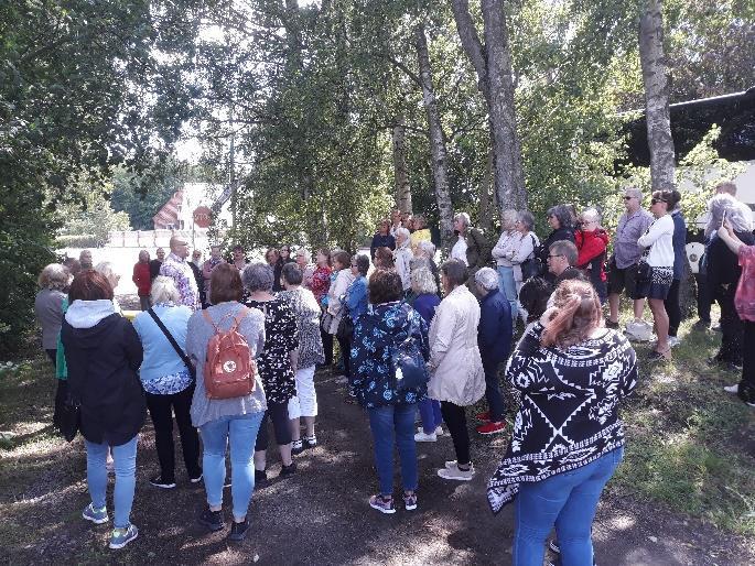 anekdoter rasslade ur honom och vi fick många goda skratt trots turens tragiska