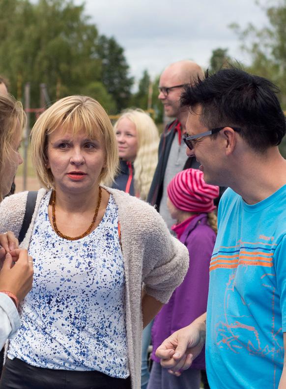 Det är också spännande att få följa en student som varje dag lär sig lite mer svenska och som anpassar sig till livet i Sverige. Att ta emot en utbytesstudent betyder att man får en vän för livet.