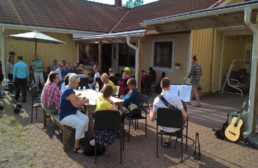 Vi erbjuder seniorerna en meningsfull vardag.