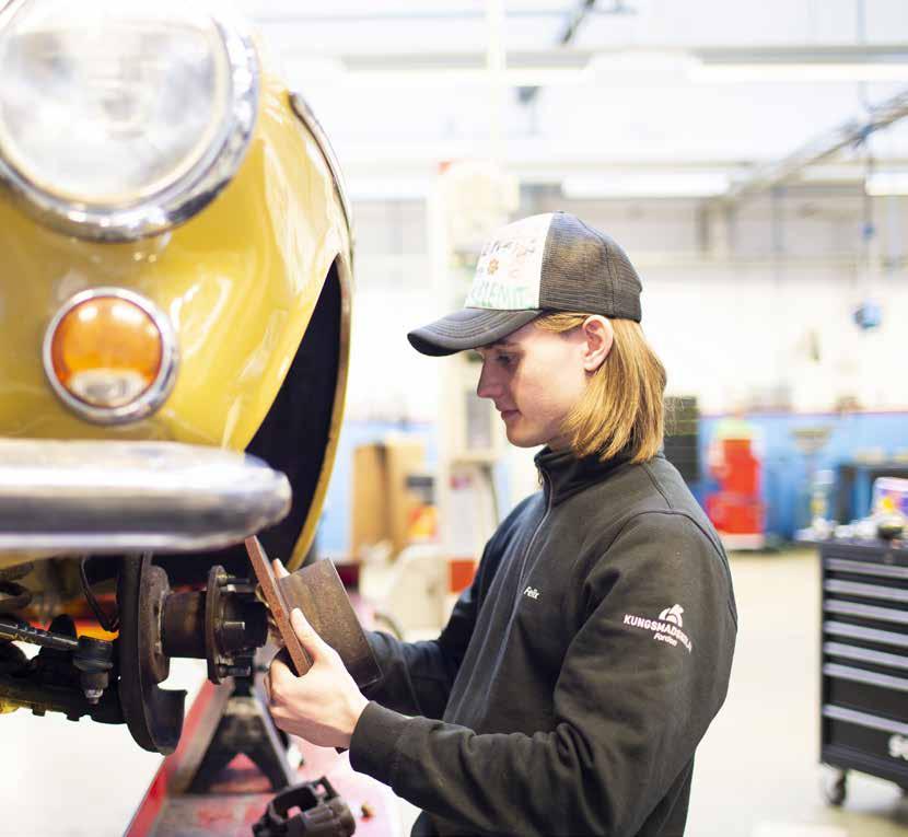 MAT OCH MILJÖ PÅ GYMNASIET VI PÅ SERVICE jobbar för att du ska trivas till både kropp och själ under dina år på gymnasiet. Upplevelsen av vår gemensamma arbetsmiljö beror mycket på oss själva.