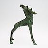 Värdering: 100 000 SEK 134 CARL MILLES, 1875-1955, "UNG ÄLG"(1925/26). (d) Grönpatinerad brons, signerad CM varunder gjutarstämplel Rasmussen Köbenhavn. Höjd 38,5 cm, längd 27 cm.