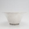 16 cm. Slutpris: 15 500 SEK 48 WIWEN NILSSON, SKÅL.