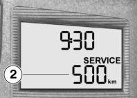 Serviceindikering Om den återstående tiden till nästa service är kortare än en månad, visas servicedatumet 1 en kort stund efter Pre-Ride Check. Månad och år indikeras två- resp.