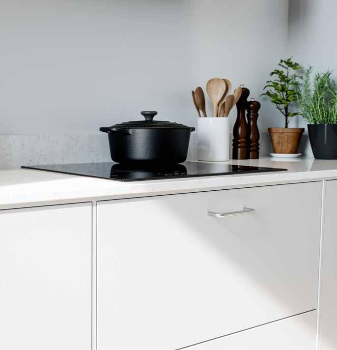 Ett kök i pärlgrå nyans är ett elegant alternativ till vitt.