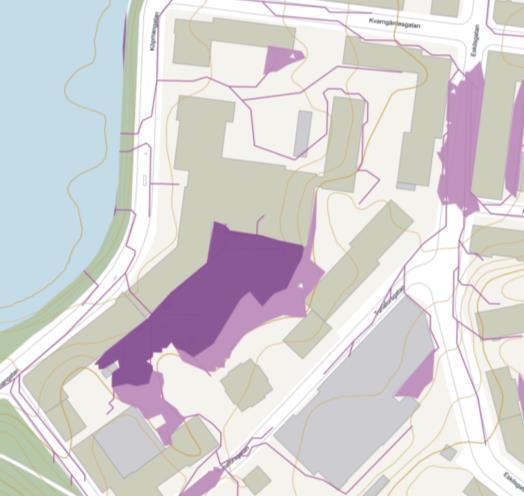 Figur 7 a) Lokal ytavrining från Eskilstunakartan. Linjer i lila illustrerar flödesvägar och fyllda ljuslila områden är lågpunkter i terrängen 0,1-1 m, mörklila >1m.