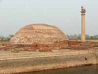 Fem år efter det att Buddha nådde sin upplysning i Bodh Gaya kom han till Vaishali och berättade om sin fantastiska och spirituella upplevelse för invånarna i staden.