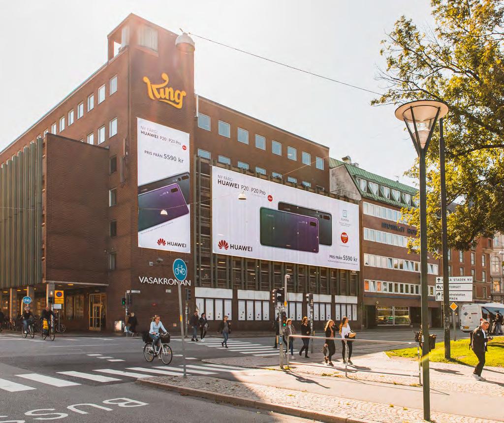 Mycket bra vepaytor vid Centralstationen som kan köpas antingen ihop för eller för sig, når gångtrafiken på väg in mot citykärnan Very good sites at the Central station in Malmö, reaches pedestrians