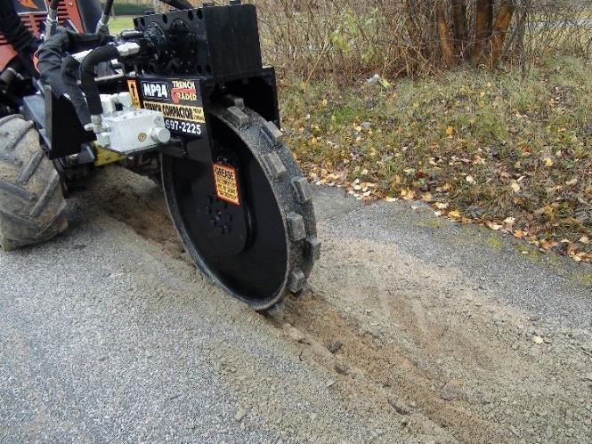 Bilaga 3 robusta förläggningsmetoder 4.2.6 Begränsningar (Nackdel) Risk att stenar sprätts upp beroende på markförhållanden. Asfaltskanten kan då förstöras.