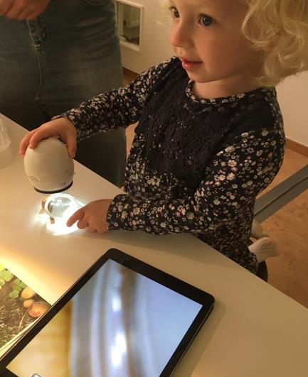När det digitala blir barnets extra öga Av Jennie Björk: