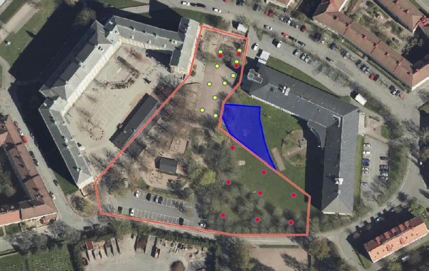 Figur 4. Provpunktskarta där preliminära borrpunkter är markerade med gul cirkel med avseende på oljeförorening och med röd cirkel med avseende på förekomst av PCB.