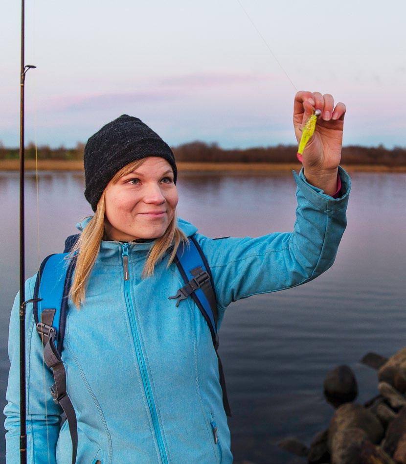 Fiske 70 spöfiskeområden på olika håll i Finland. 140 är den summa som varje fiskare för med sig till närområdet. Finländare har möjlighet att fiska på många olika sätt i statens vattenområden.