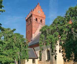 BERGSTRÖMSKA GÅRDEN Borgargård från 1700-talet som klarade sig från branden 1798. Idag är ett hembygdsmuseum inrymt här. Dagar med underhållning och servering anordnas sommartid.