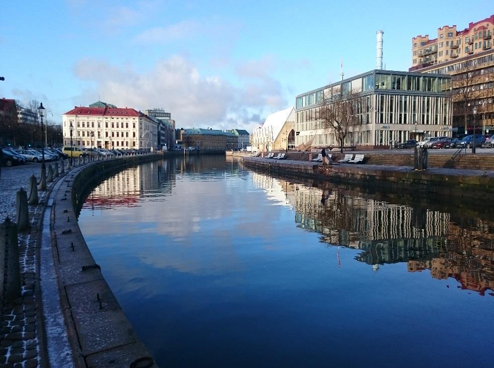 3.5.2 Rosenlundskanalen delsträcka 2 nedströms angreppsläge Tabell 12 visar en sammanställning av identifierade arter. Figur 1, 6 och 19 visar delsträckans läge samt foto över inventerat område.