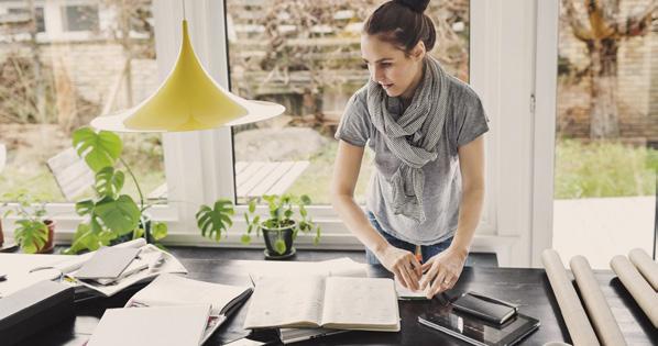 Inredning Arkitektur Homestyling Workshop med fotograf Lär dig hur man ökar värdet på en bostad med kunskaper om möblering och arrangemang för fotografering. NIVÅ nyb ti 17.30 21.00 4 5/11 2.