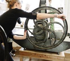 Teckning och måleri kvällslinje Grundläggande konstutbildning för dig som vill utveckla dina talanger inom teckning och måleri.