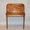 1800-tal. Mahogny med rödvit marmorskiva.