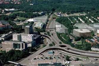 Värtan Inom Värtanområdet pågår byggnationen av den nya trafikplatsen Hjorthagen.